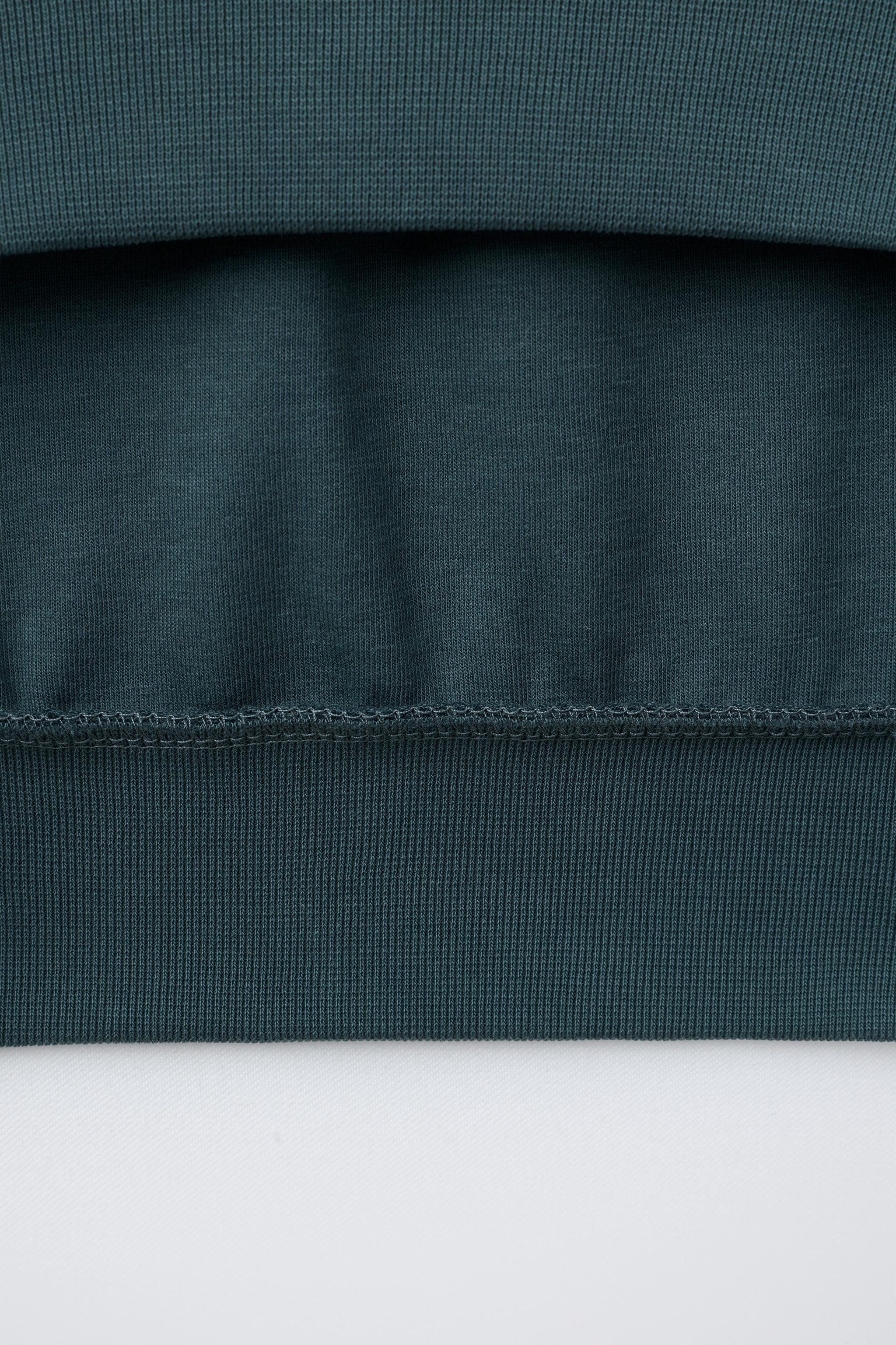 INTERLOCK SWEATSHIRT AND JOGGER SET WITH EMBOSSED TEXT